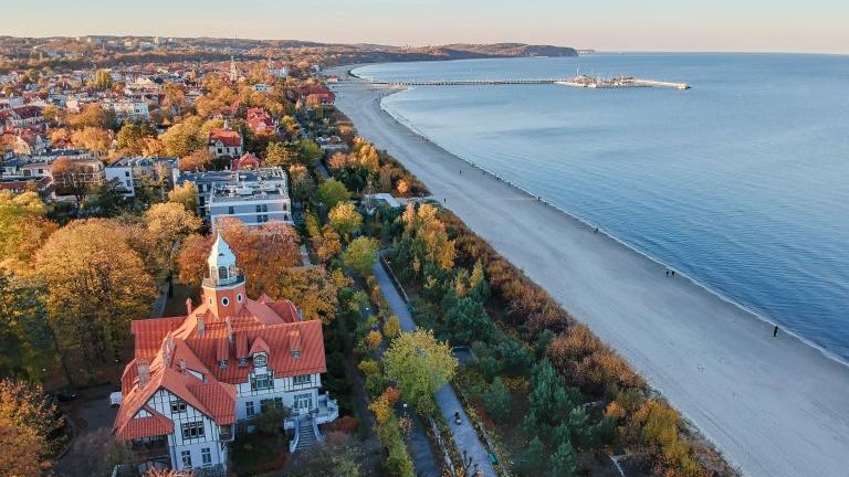 shutterstock_1227950155 Aerial sea line landscape of Sopot.jpg